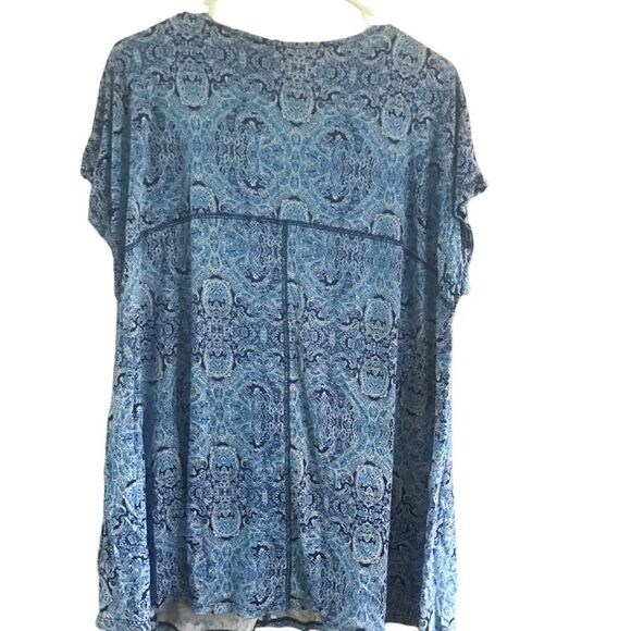 Kenar Size 2X Paisley Blue and White V Neck Blouse - Picture 9 of 9